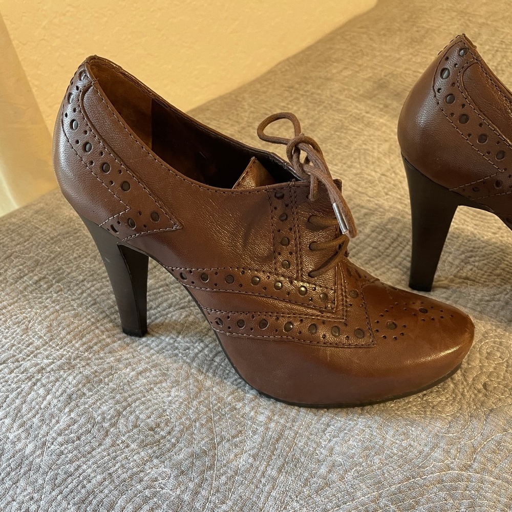 Brown NWT heels